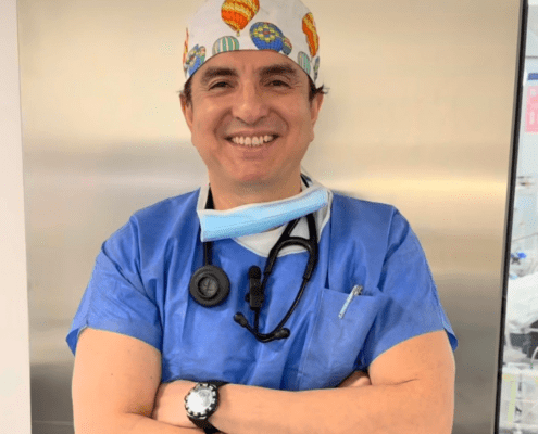 <a href="https://platinumbarcelona.com/drenriquealvarado" style="color: inherit; text-decoration: none; font-weight: bold;">Dr. Enrique Alvarado</a>