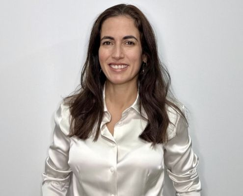<a href="https://platinumbarcelona.com/drarosylenaguerra" style="color: inherit; text-decoration: none; font-weight: bold;"> Dra. Rosylena Guerra </a>